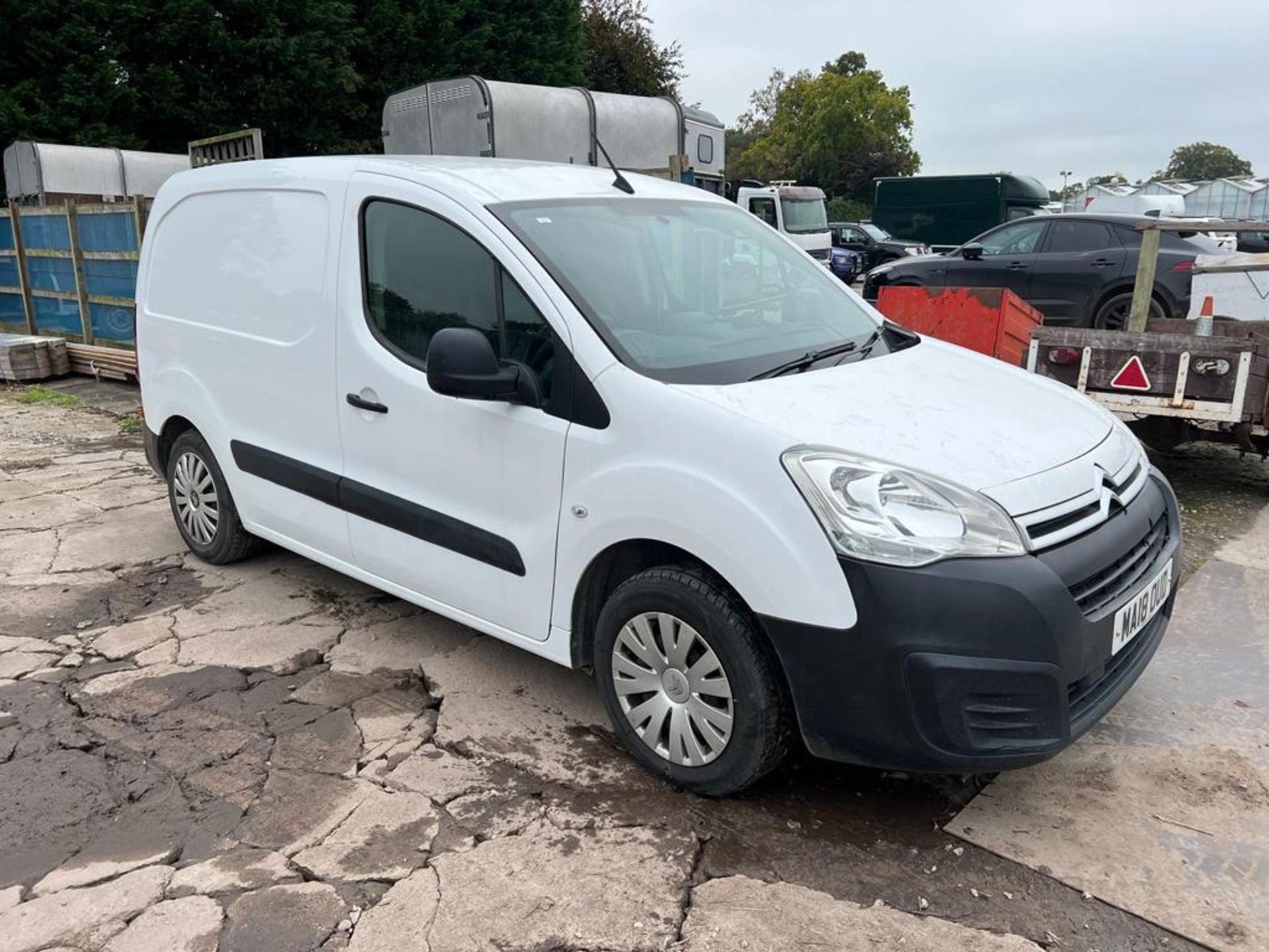 CITRON BERLINGO 625 EN-PRISE HDI PANEL VAN MA18OUD FIRST REG 37/03/18 APPROX 186000 MILES MOT 29/ - Image 2 of 7