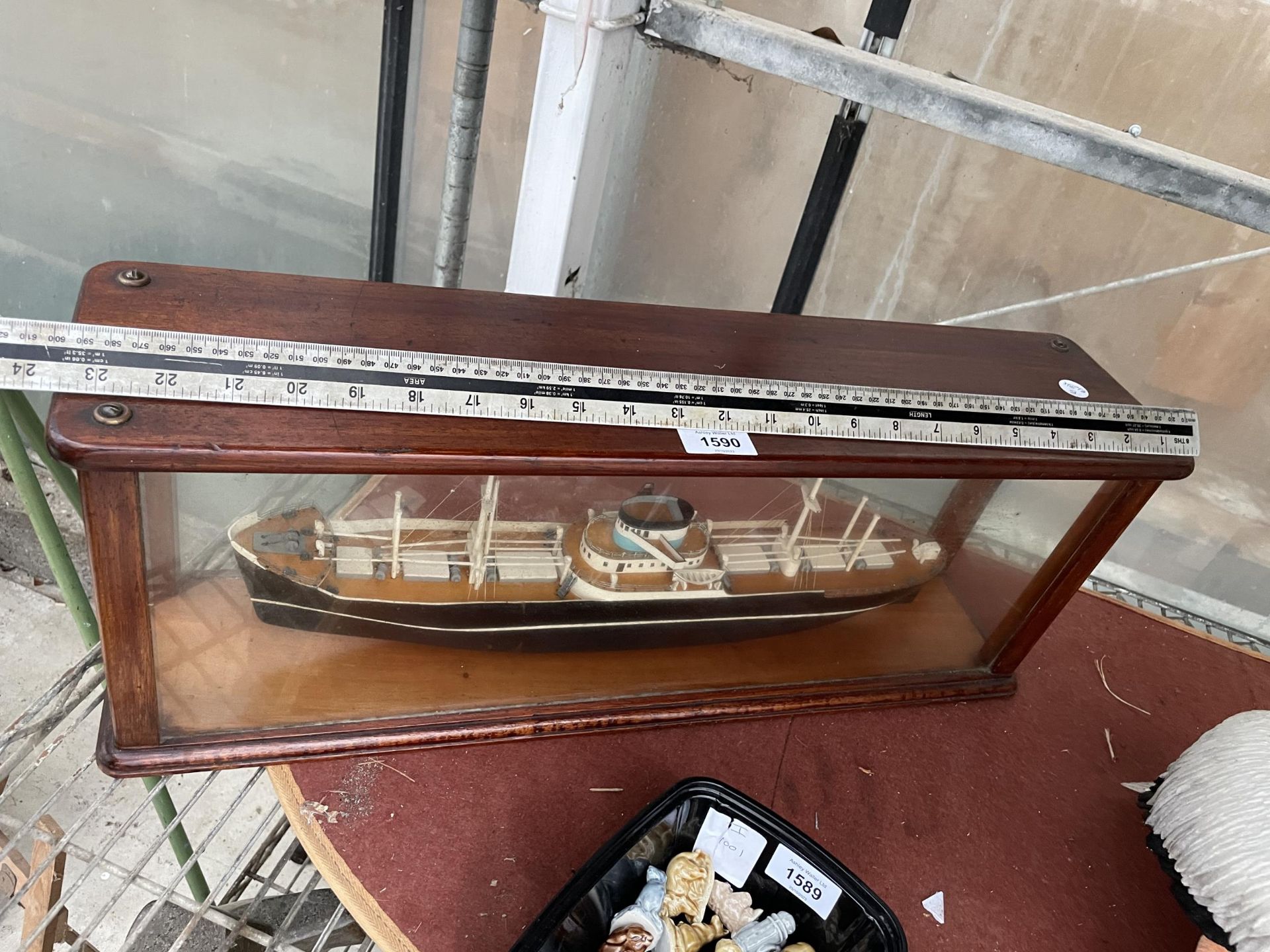 A MODEL OF A SHIP IN A GLASS DISPLAY CABINET - Image 5 of 6