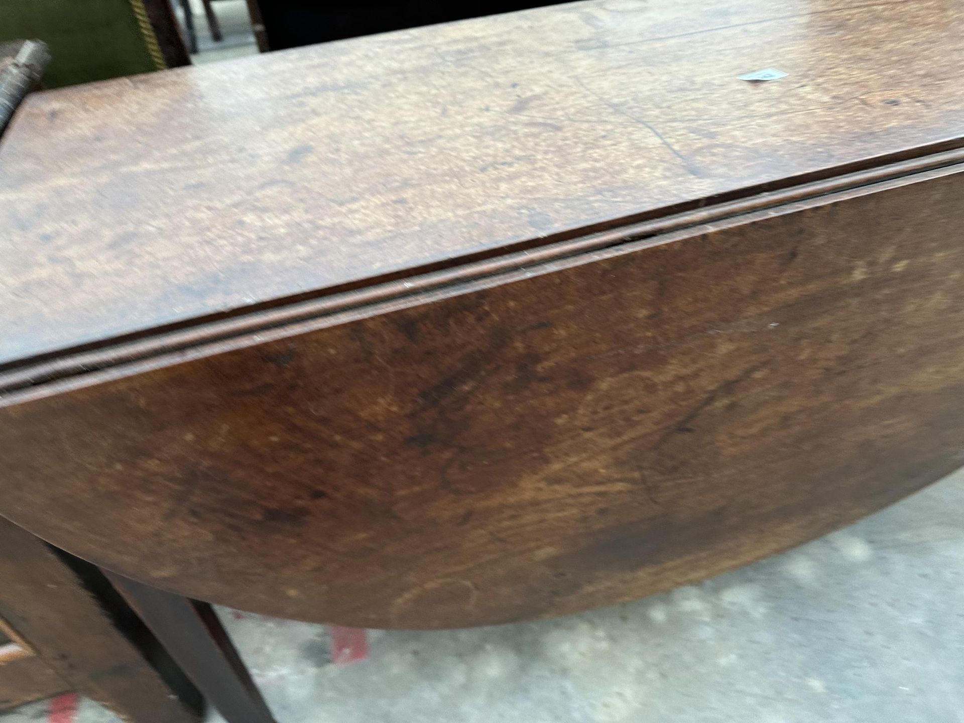 A 19TH CENTURY MAHOGANY DROP-LEAF DINING TABLE, 57 X 49" OPENED - Image 3 of 6