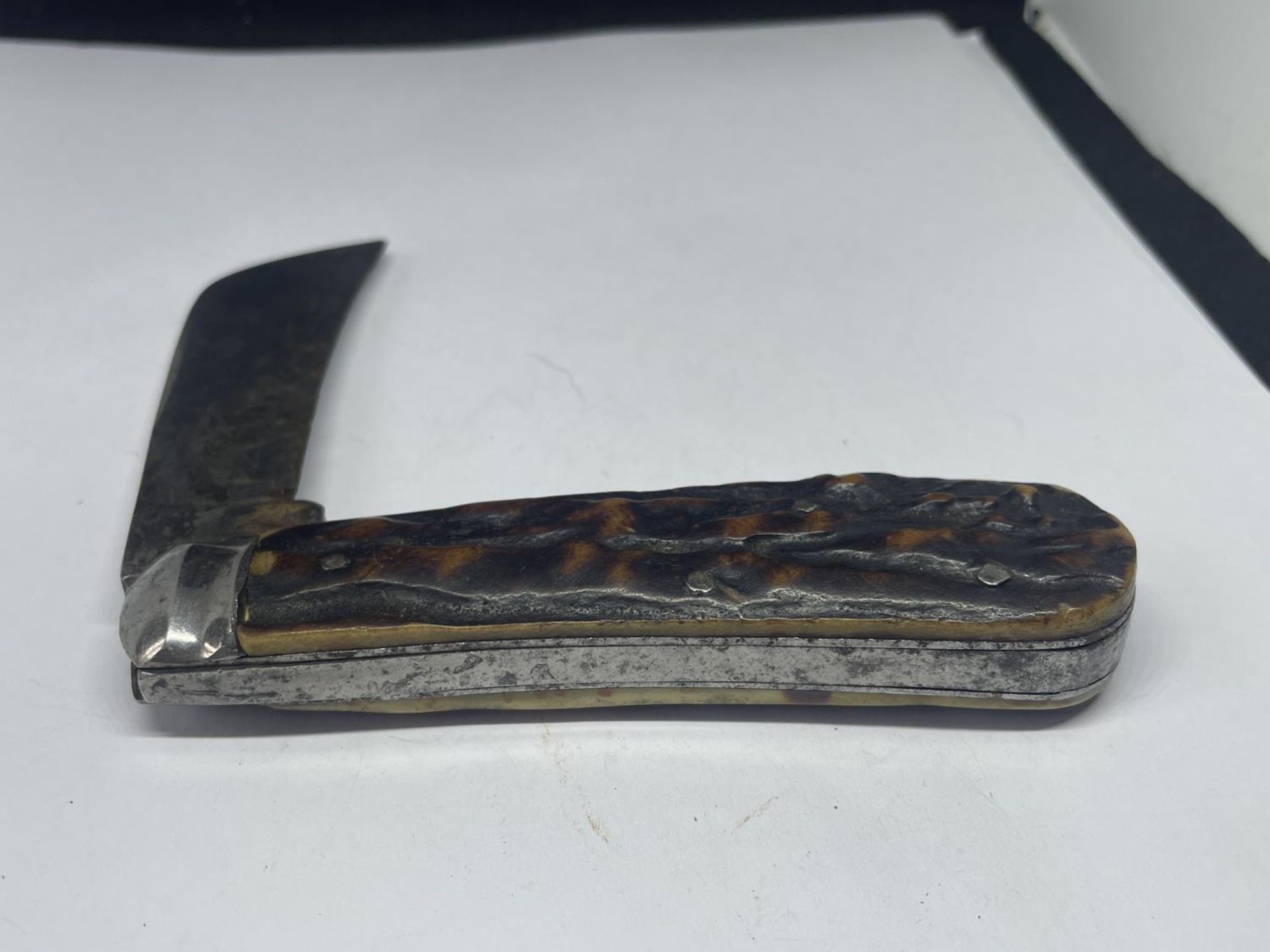 A VINTAGE CLARKES WARBURTON SHEFFIELD POCKET KNIFE - Image 3 of 4