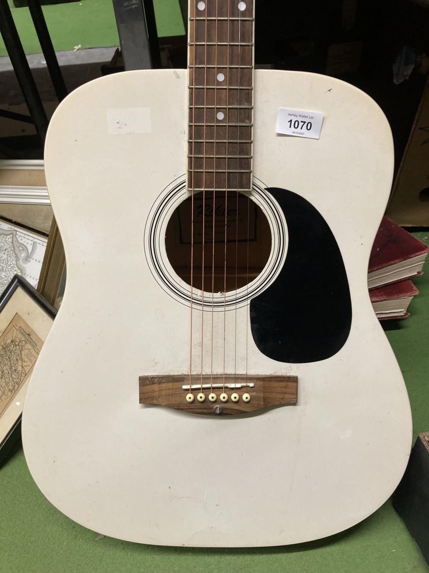 A CREAM COLOURED 'RIKTER' ACOUSTIC GUITAR - Image 2 of 3