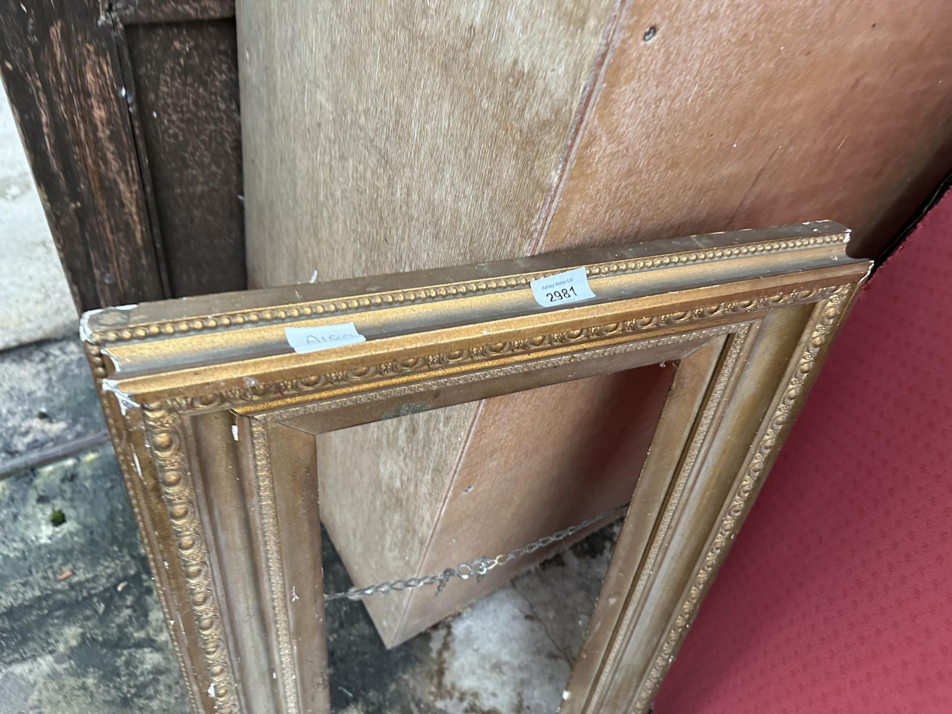 A GILT PICTURE / MIRROR FRAME, 32 X 24" - Image 2 of 2