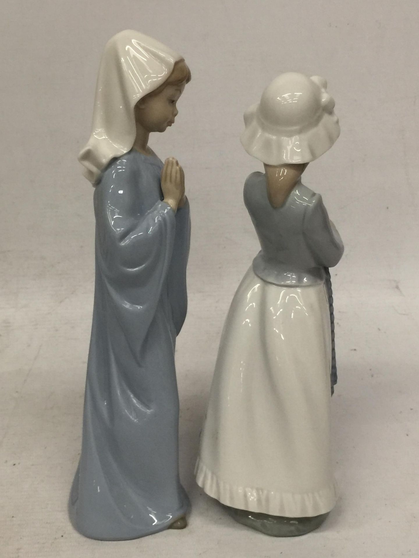 TWO NAO LLADRO FIGURES TO INCLUDE GIRL WITH A DOG - Image 2 of 3