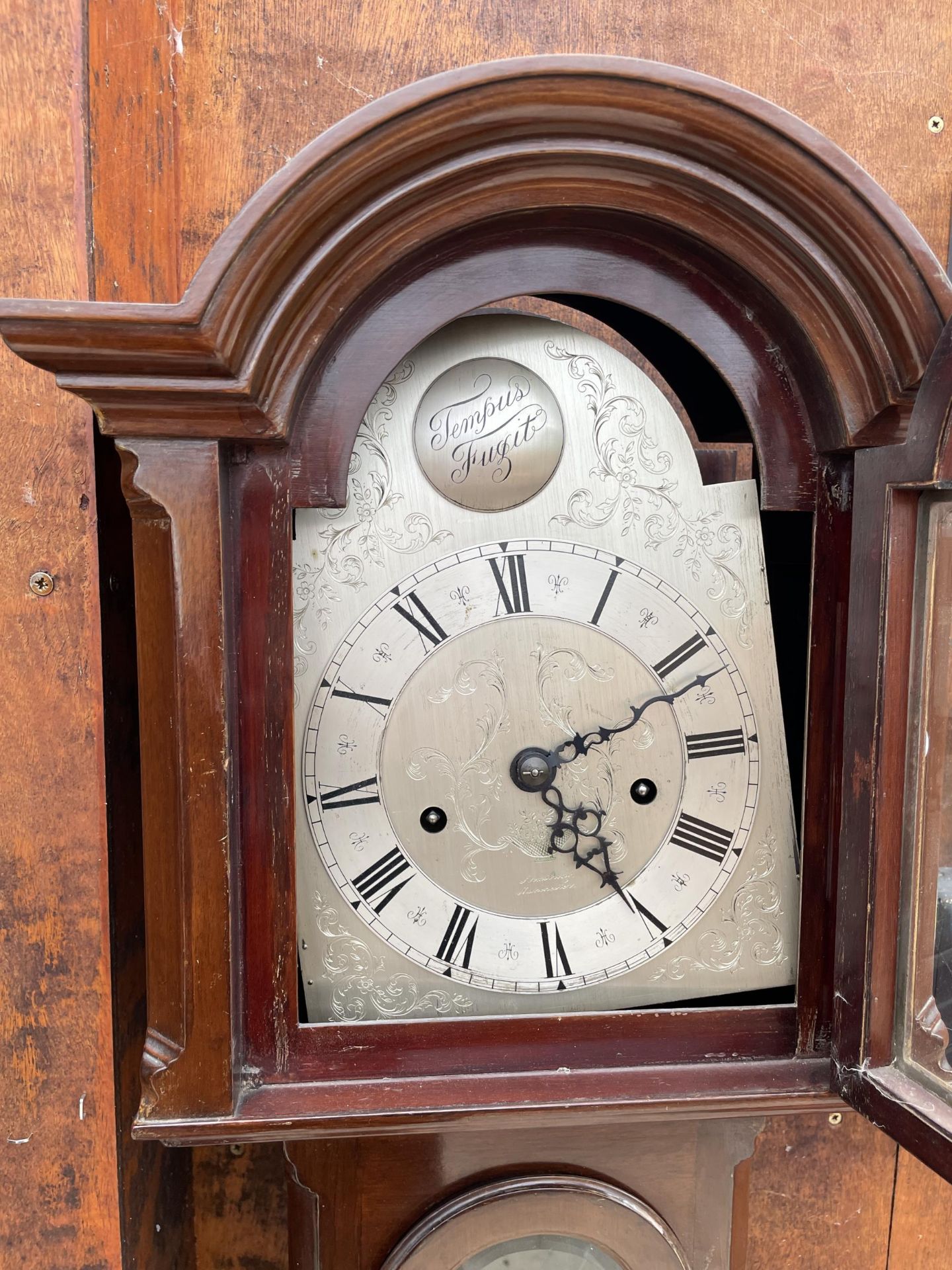 A LATE 20TH CENTURY TEMPUS FUGIT (ARMSTRONG, MANCHESTER) GRANDMOTHER CLOCK WITH GLASS DOOR AND TWO - Image 3 of 7
