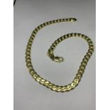 A HEAVY MARKED SILVER GILT NECKLACE LENGTH 51 CM WEIGHT 64.5 GRAMS