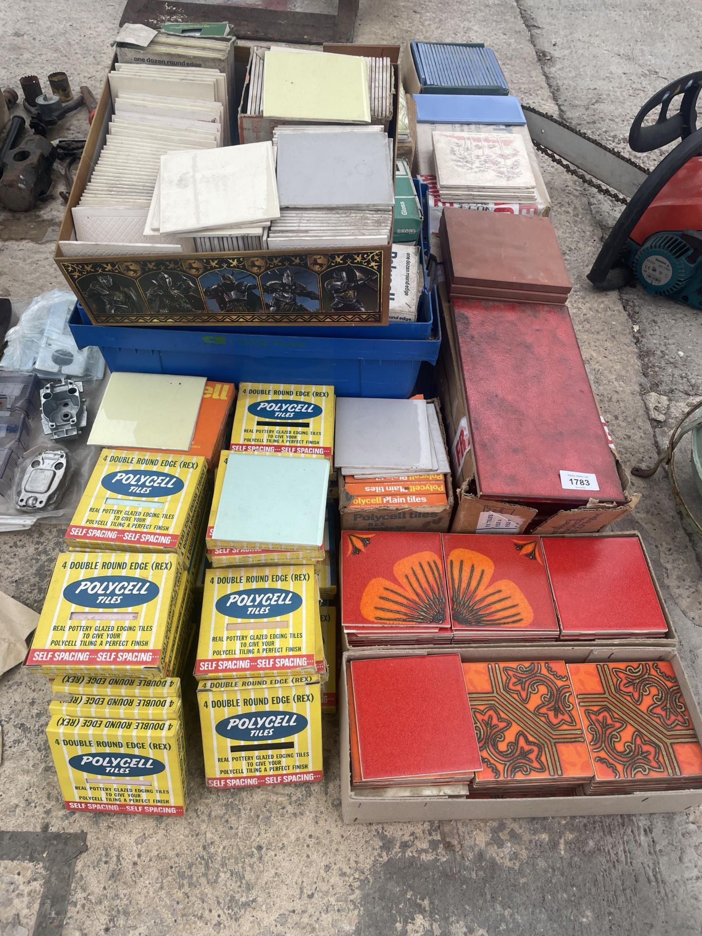 A LARGE QUANTITY OF CERAMIC WALL TILES