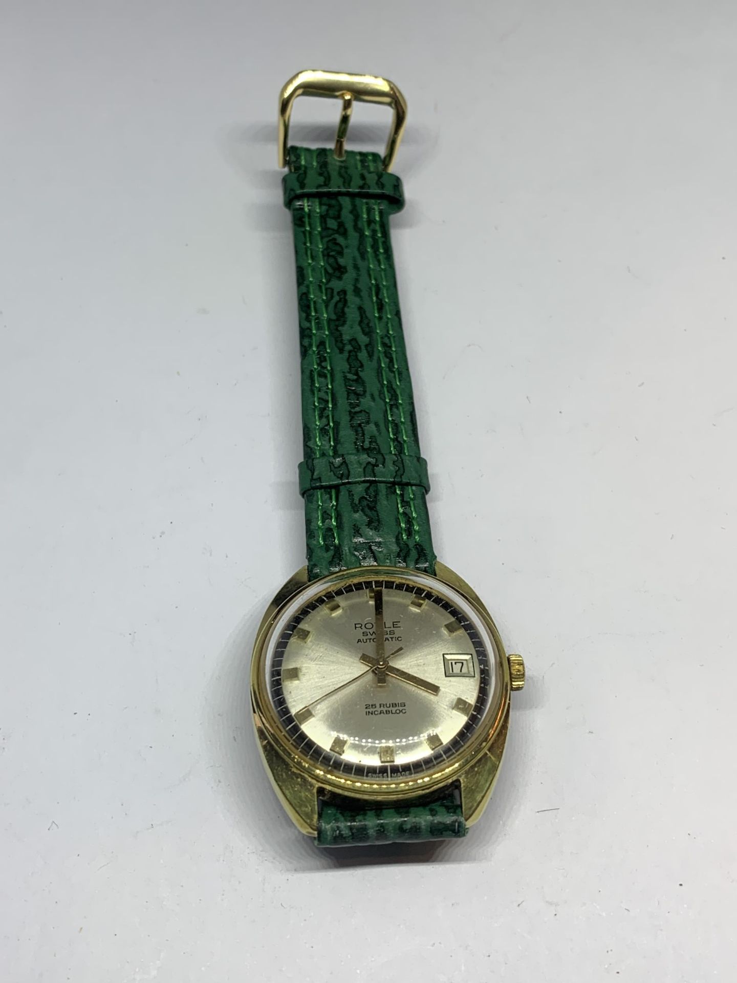 A GENTS ROYAL AUTOMATIC WRIST WATCH, WORKING AT TIME OF LOTTING