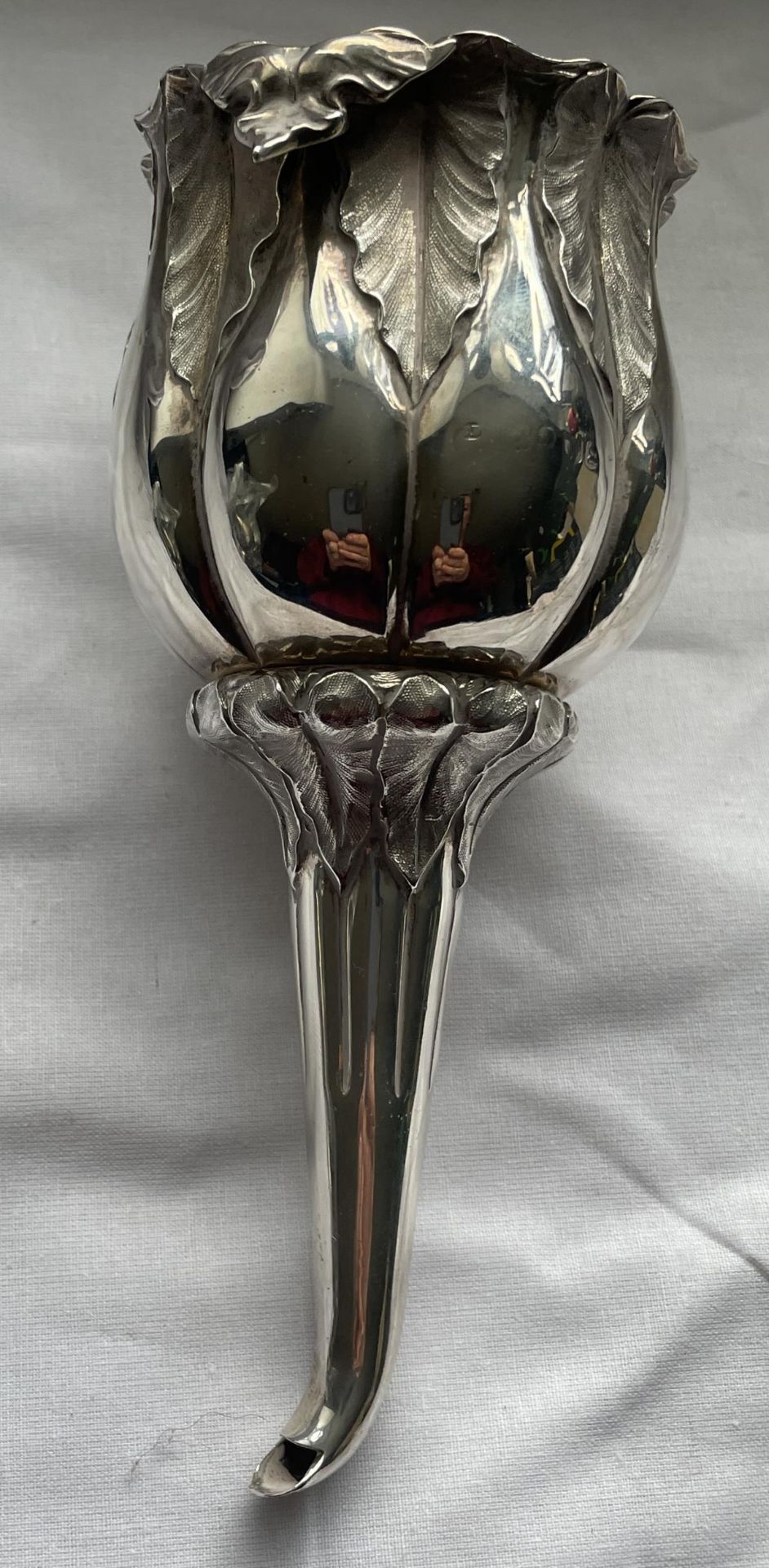 A GEORGIAN HALLMARKED SILVER TWO PIECE ROSE DESIGN FUNNEL, MARKS INDISTINCT, WEIGHT 131 GRAMS - Image 2 of 18