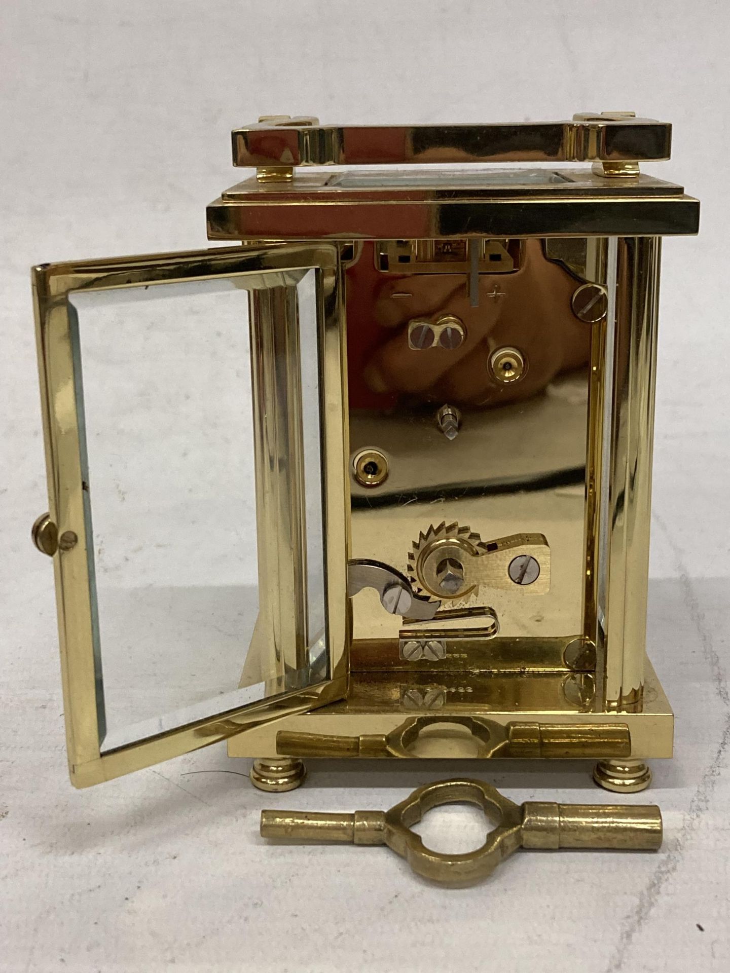 A WATCHES OF SWITZERLAND BRASS CARRIAGE CLOCK - Image 3 of 4