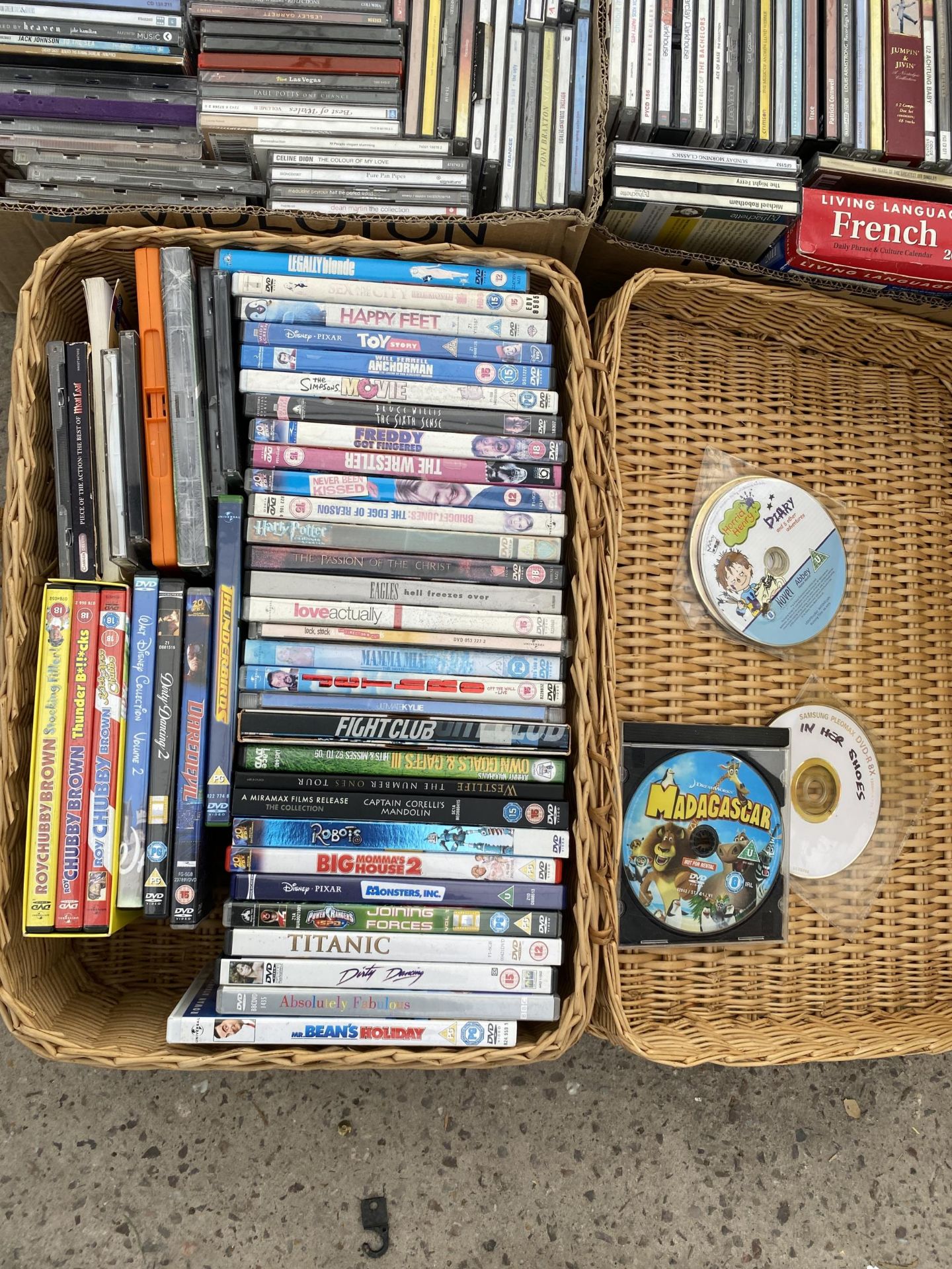 A LARGE ASSORTMENT OF CDS AND DVDS - Image 2 of 5