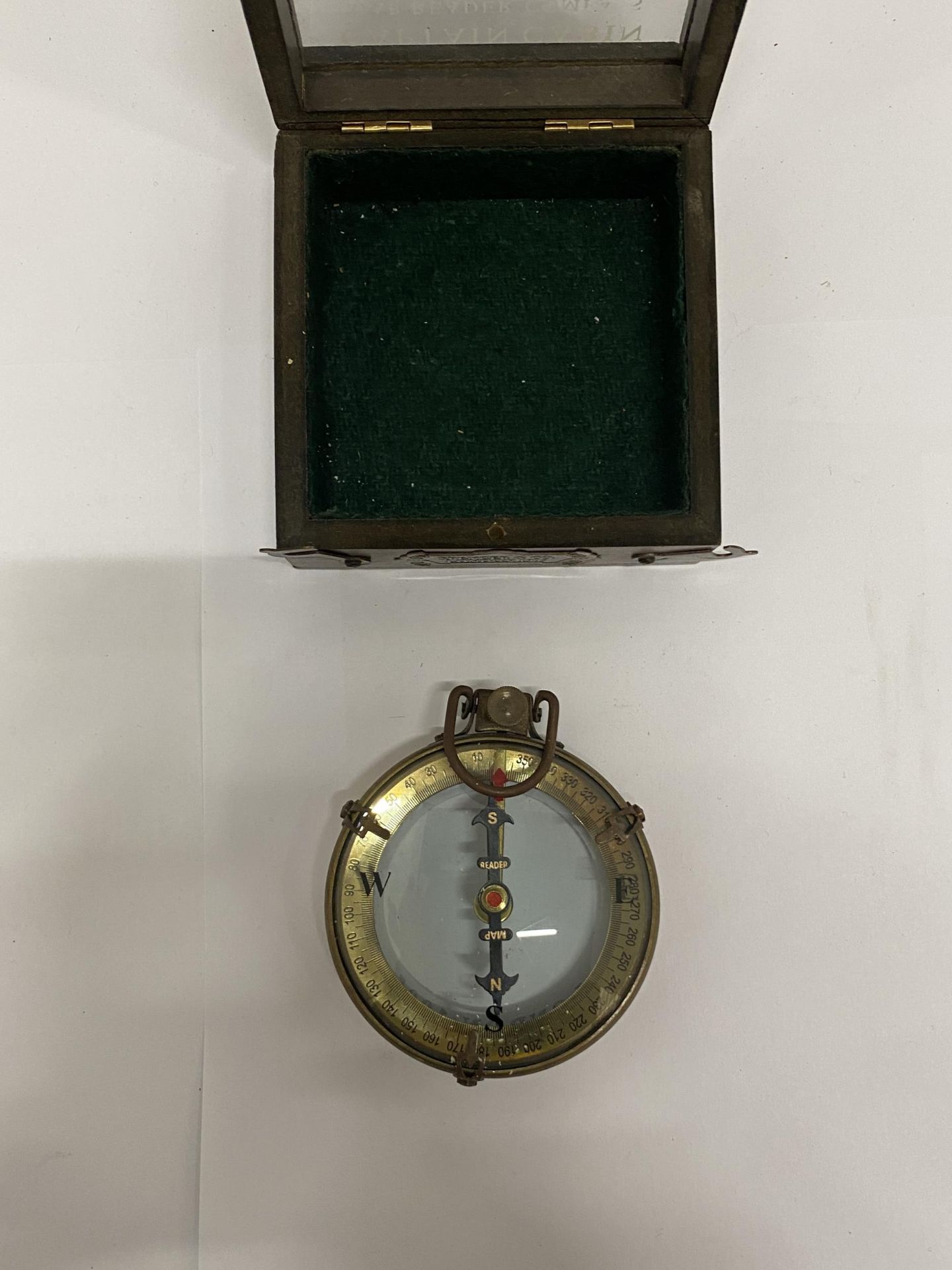 A BOXED BRASS MAP READER AND MAGNIFYING GLASS - Image 2 of 4