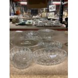 A GROUP OF VINTAGE GLASS BOWLS ETC