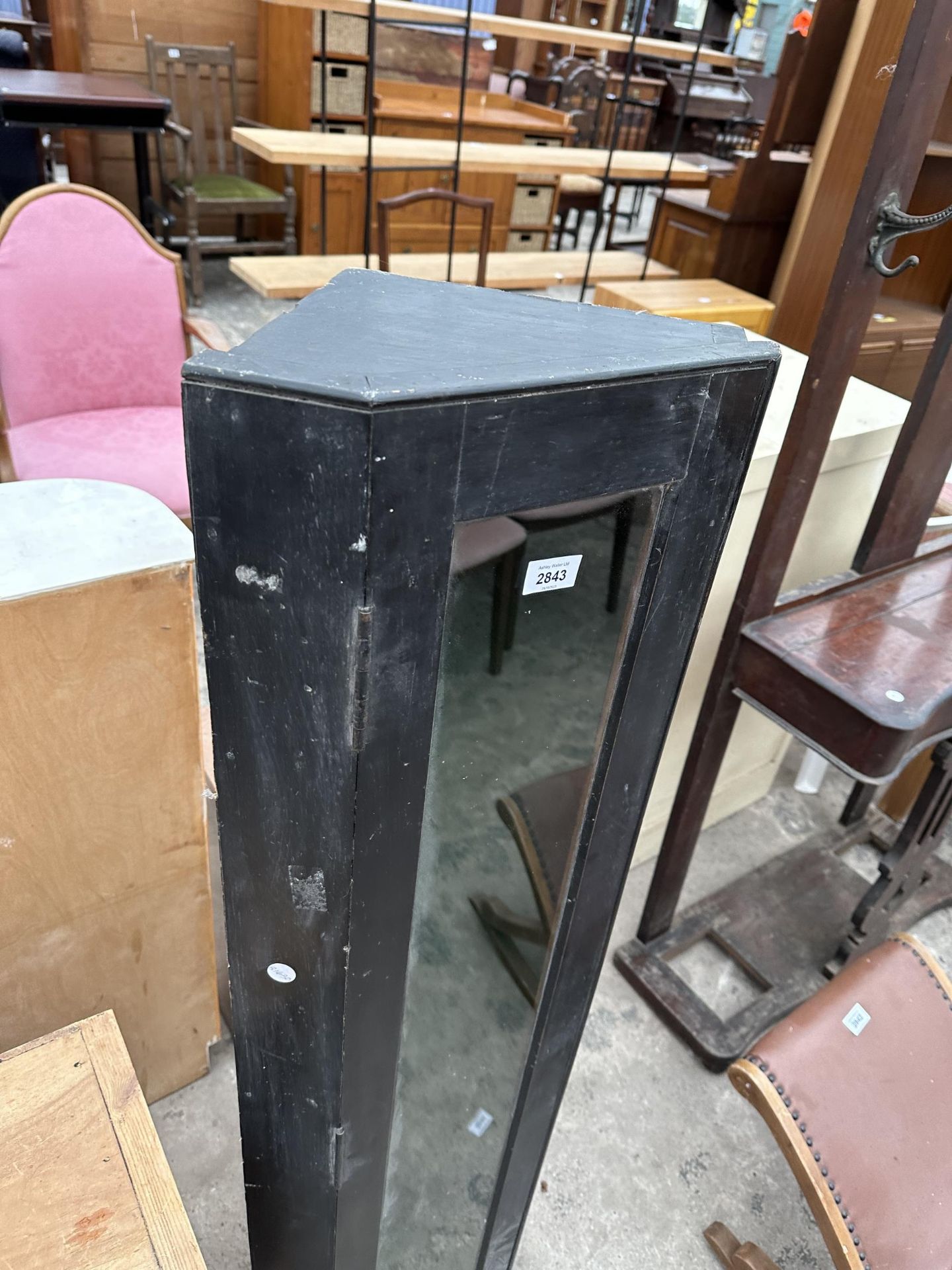 A BLACK PAINTED CORNER CABINET WITH GLASS DOOR AND GREEN BAIZE LINING, 14.5" WIDE - Image 2 of 4