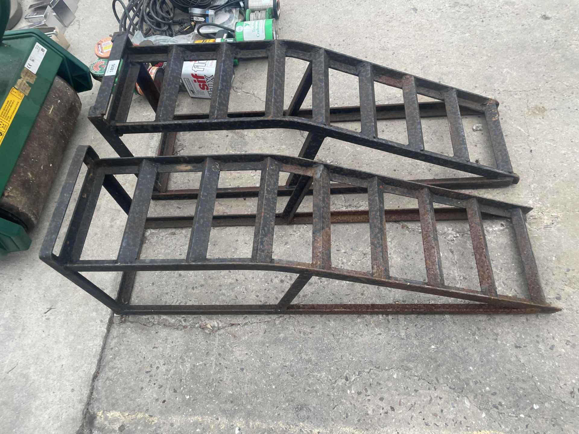 A PAIR OF METAL CAR RAMPS - Image 2 of 2