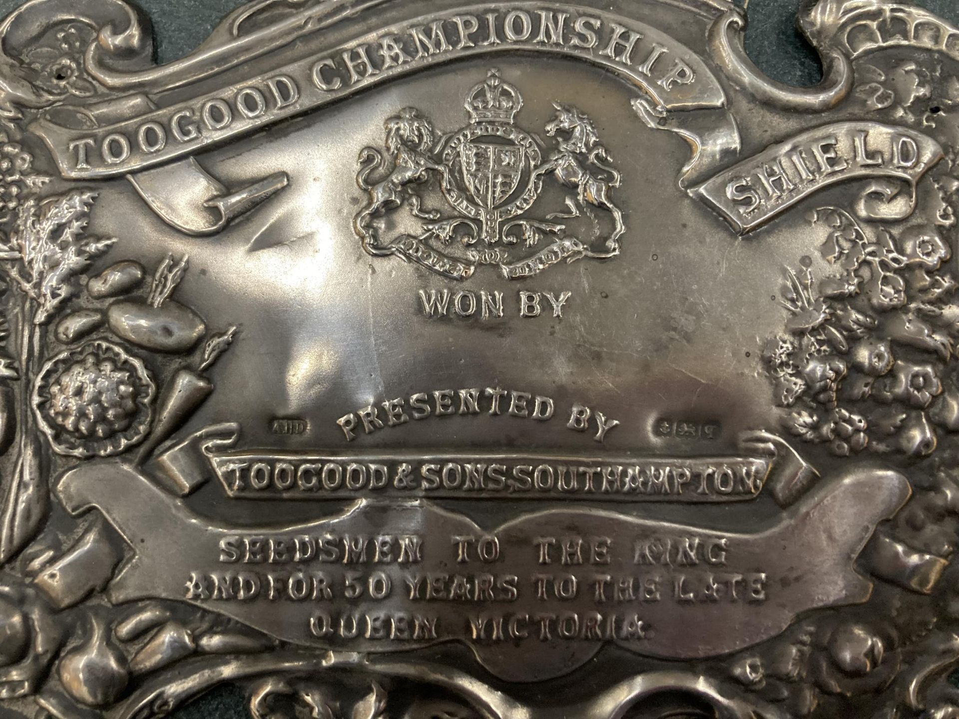 A PAIR OF GEORGE V 1915 HALLMARKED BIRMINGHAM SILVER TOOGOOD CHAMPIONSHIP SHIELD PLAQUES, MAKER - Image 3 of 3