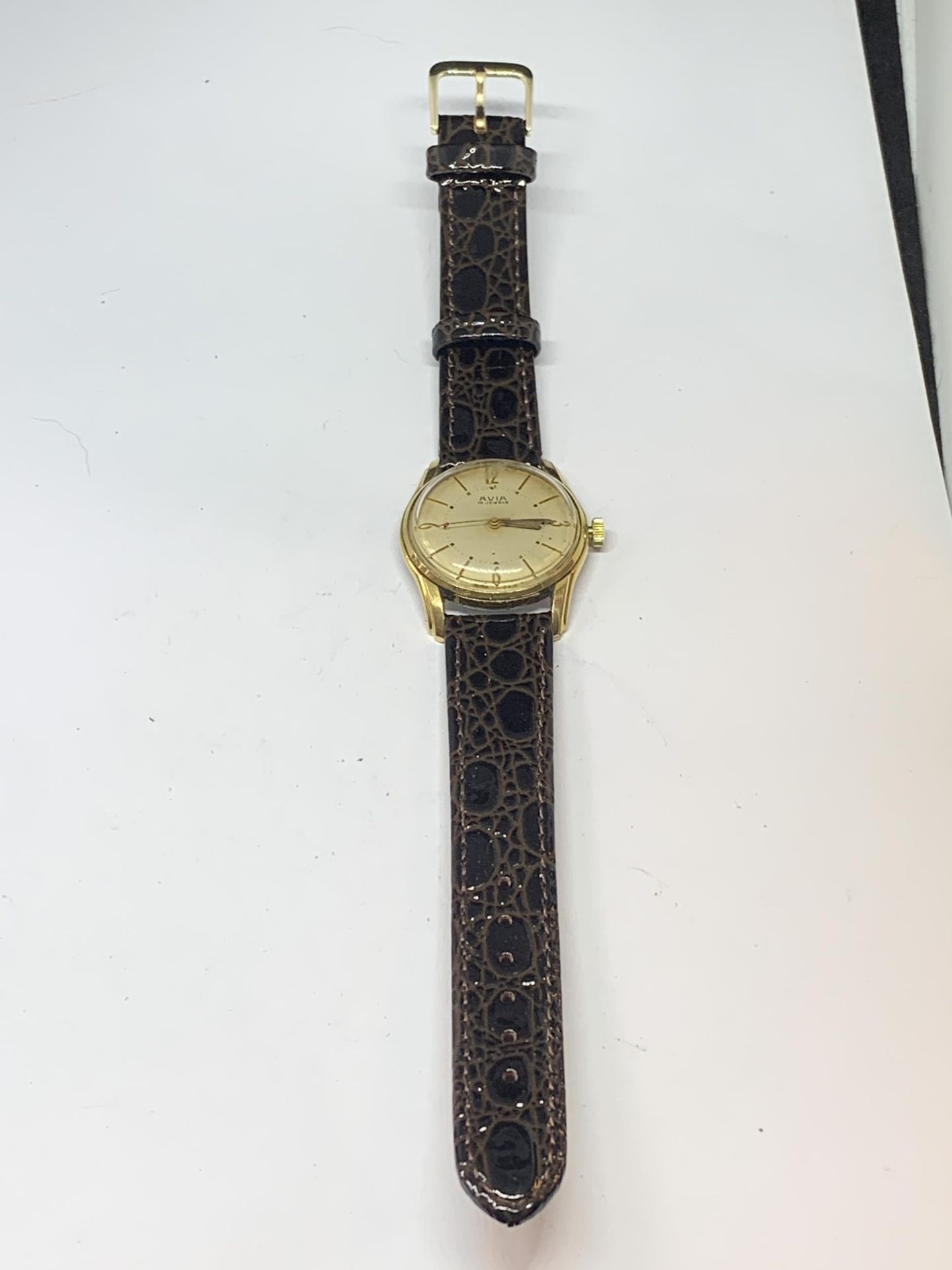 A VINTAGE AVIA WRIST WATCH MANUAL SEEN WORKING BUT NO WARRANTY