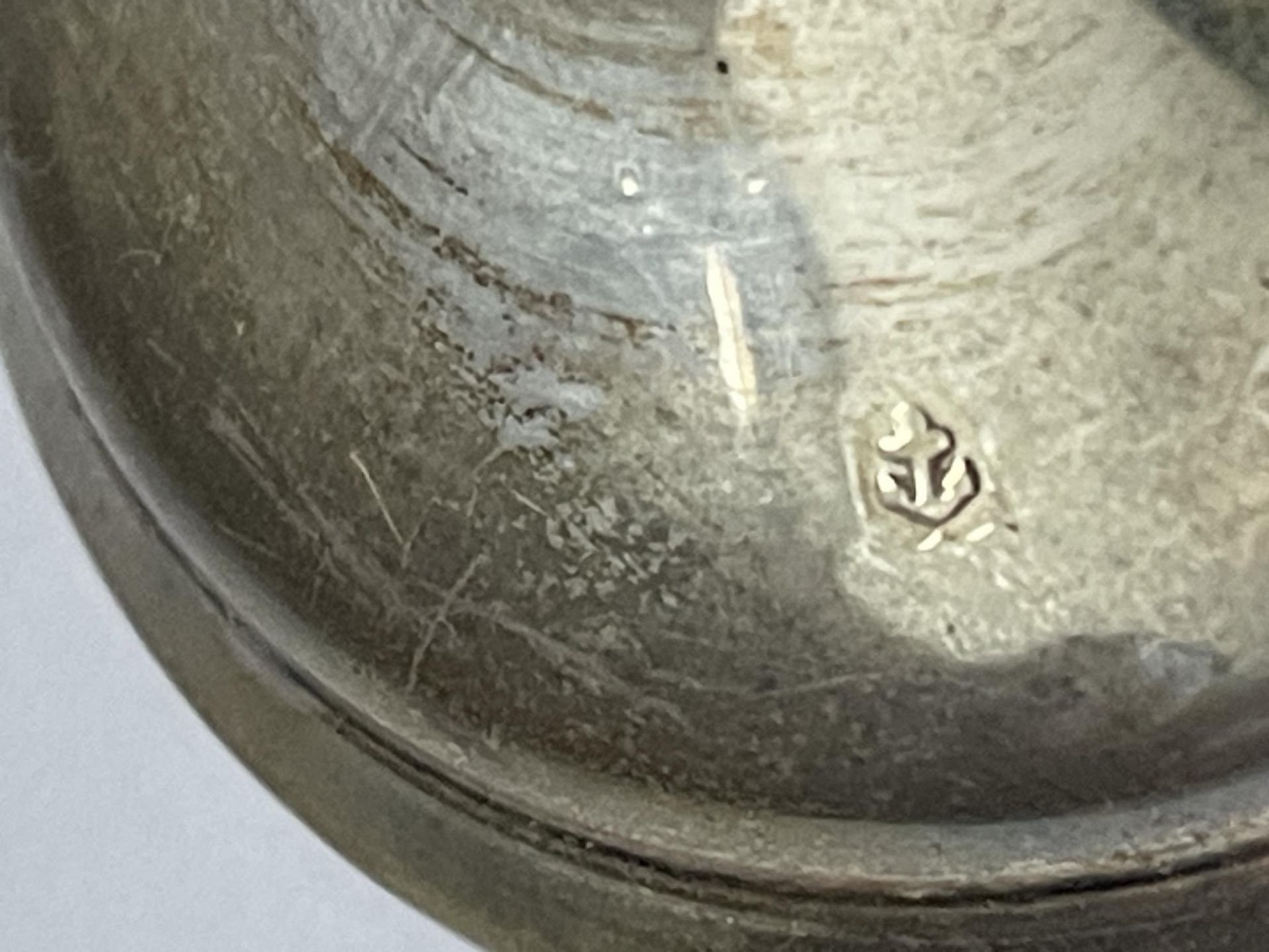 THREE ITEMS - A .925 SILVER STAMPED FLOWER VASE, BIRMINGHAM SILVER FILLED BUD VASE, BIRMINGHAM - Bild 23 aus 36