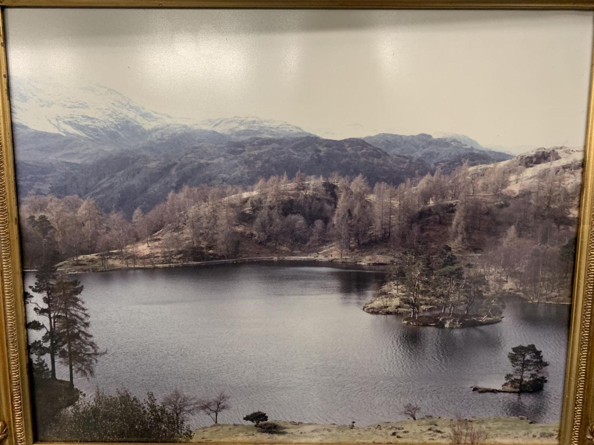 AN ORNATE GILT FRAMED LAKE SCENE - Image 2 of 3