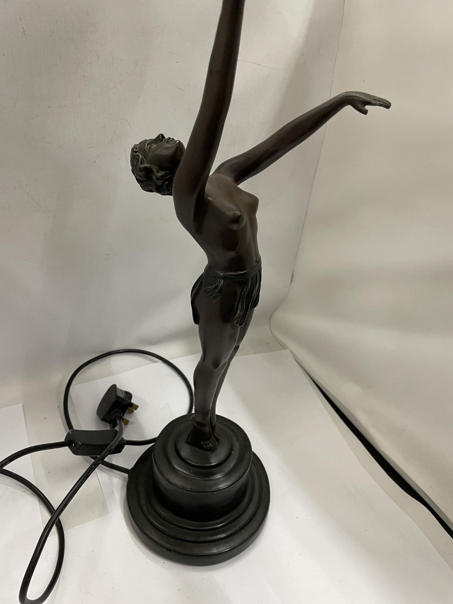 AN ART DECO BRONZE ART LAMP WITH SHADE - "NORA STANDING" - LEG A/F - Image 2 of 3