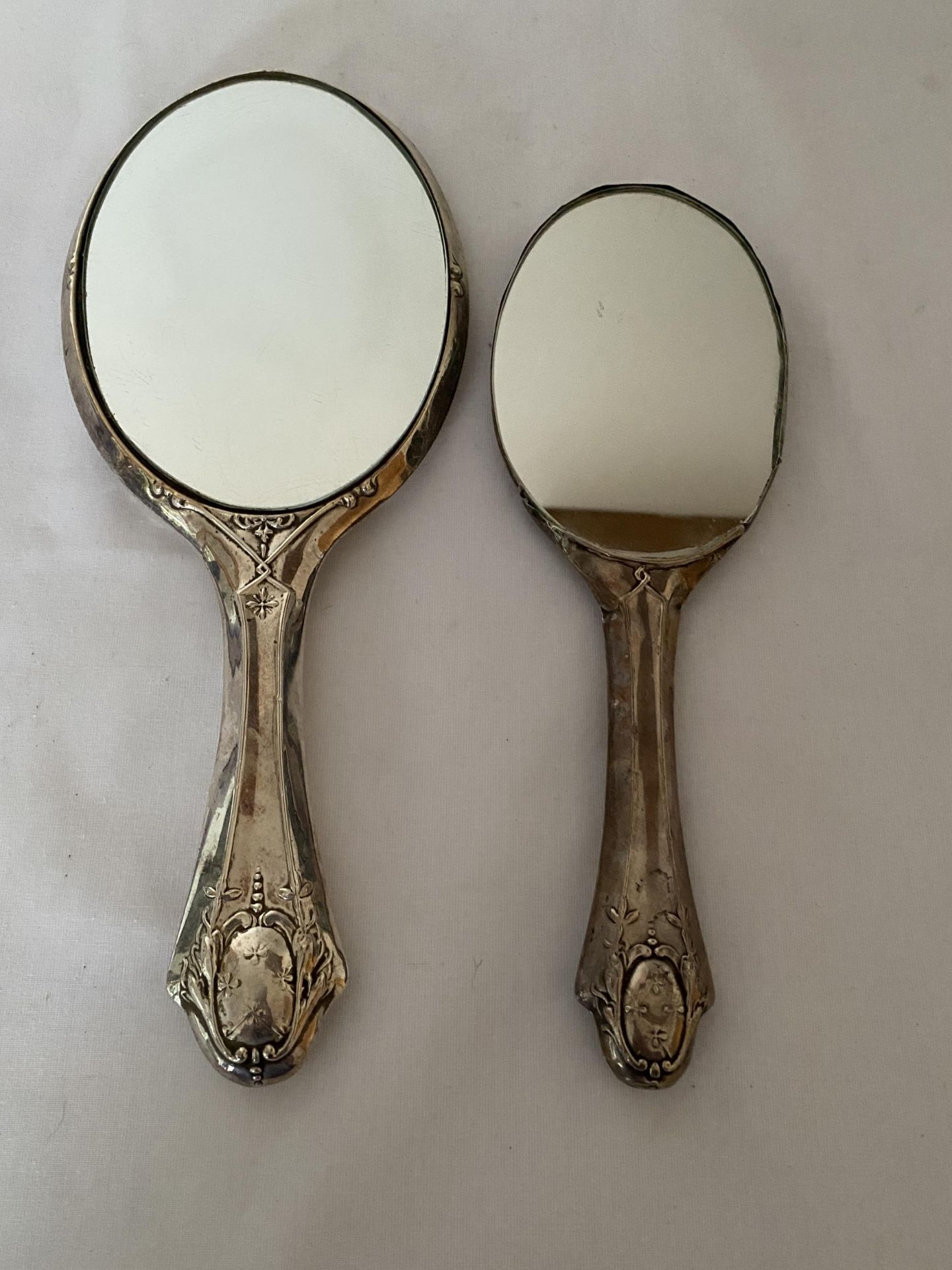 TWO HALLMARKED BIRMINGHAM SILVER BACKED HAND MIRRORS, EARLIEST DATING TO 1913 - Image 11 of 18