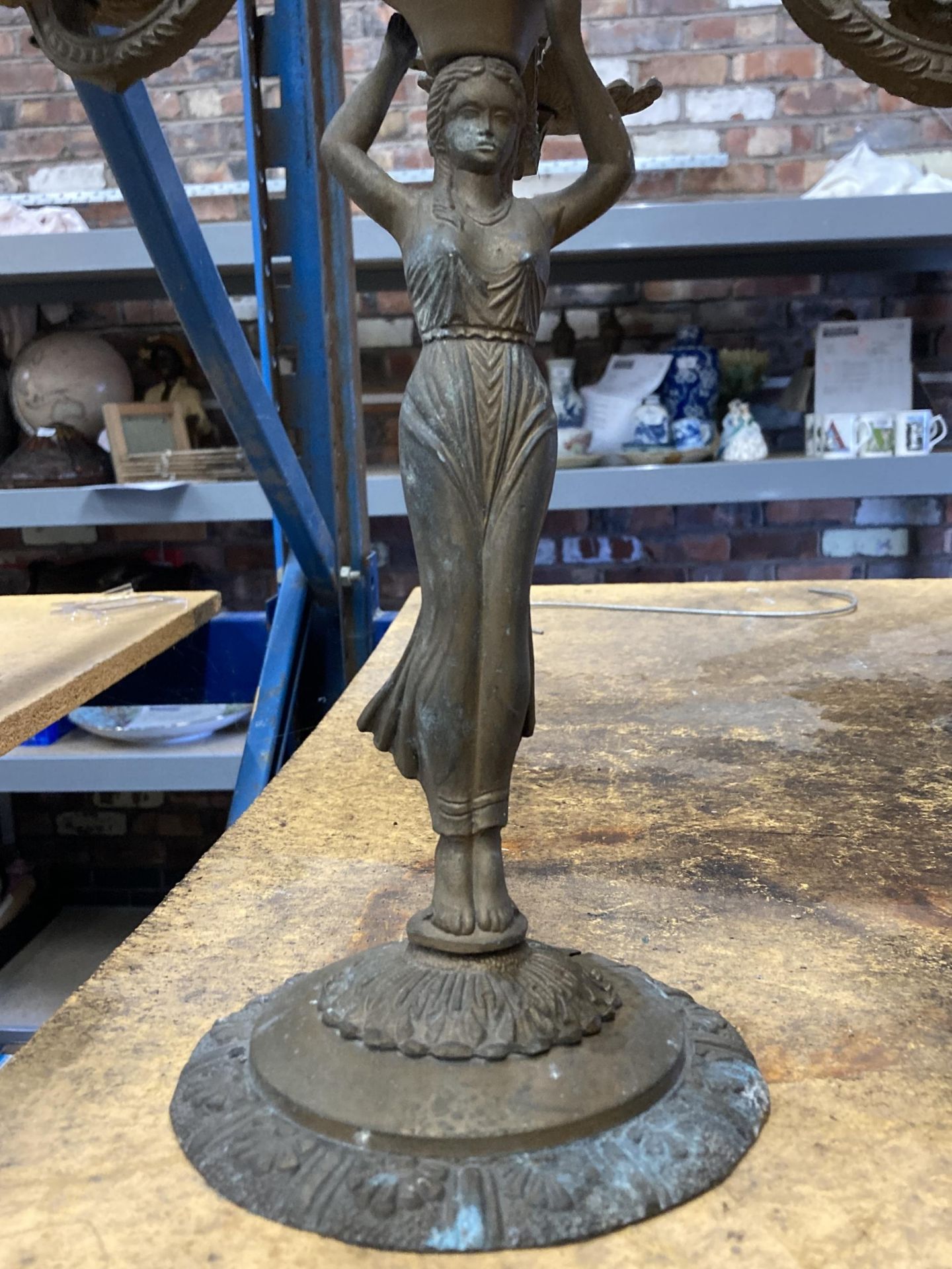 A 1920'S EGYPTIAN INFLUENCE, SPELTER AND BRASS, FEMALE FIGURAL FIVE BRANCH ELECTRIC CANDELABRUM - Image 2 of 3