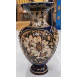 A VINTAGE DOULTON STONEWARE VASE, SIGNED TO THE BASE, HEIGHT 18CM