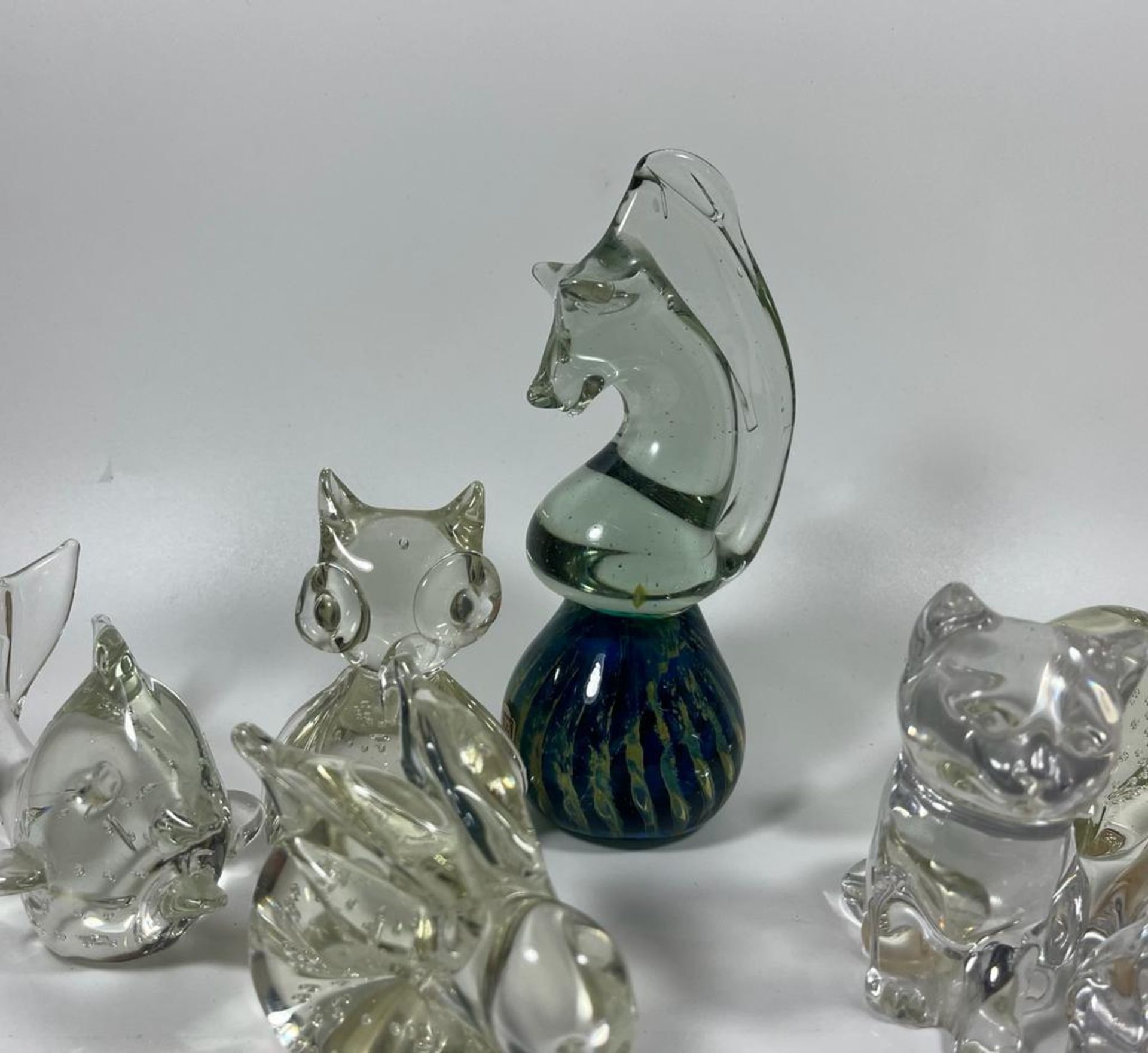 A COLLECTION OF VINTAGE GLASS ANIMAL PAPERWEIGHTS, MDINA SEAHORSE WITH ORIGINAL LABEL HEIGHT 17CM, - Image 3 of 5