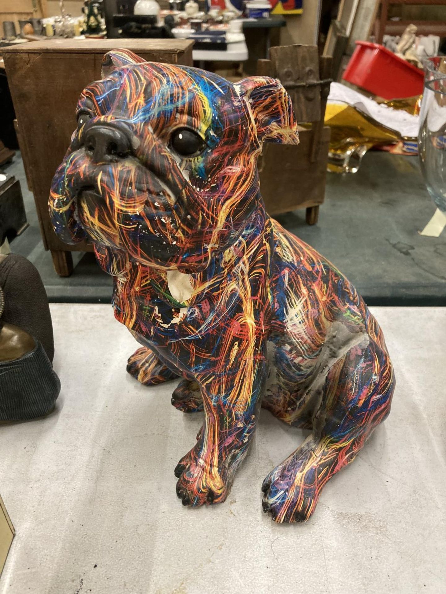 A LARGE ABSTRACT STYLE MODEL OF A DOG, HEIGHT 28CM