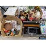 AN ASSORTMENT OF HOUSEHOLD CLEARANCE ITEMS TO INCLUDE CERAMICS AND A SINGER SEWING MACHINE ETC