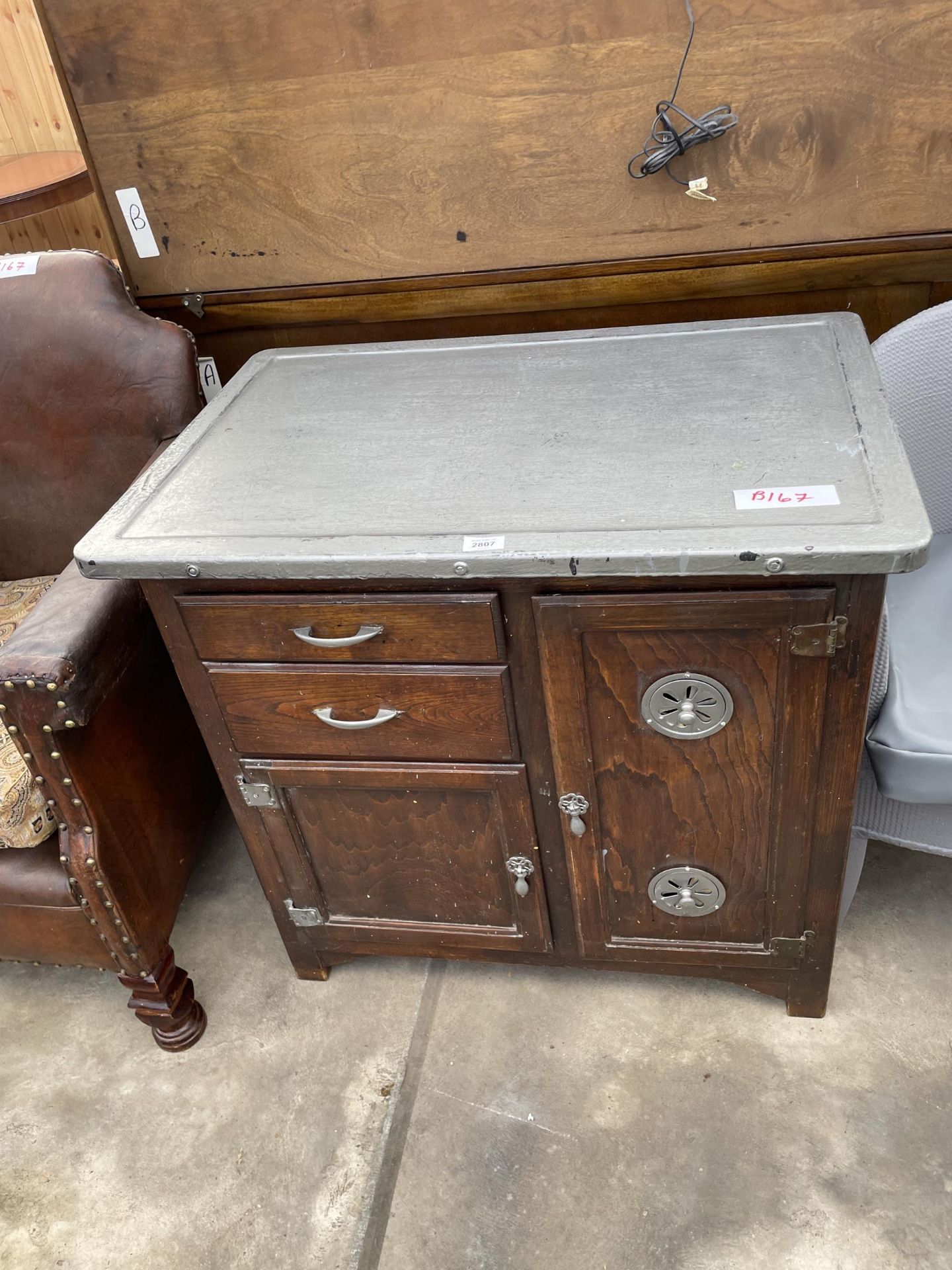 A MID 20TH CENTURY FOLD STORAGE CUPBOARD WITH METALWARE VENTS AND WORK TOP, 32" WIDE