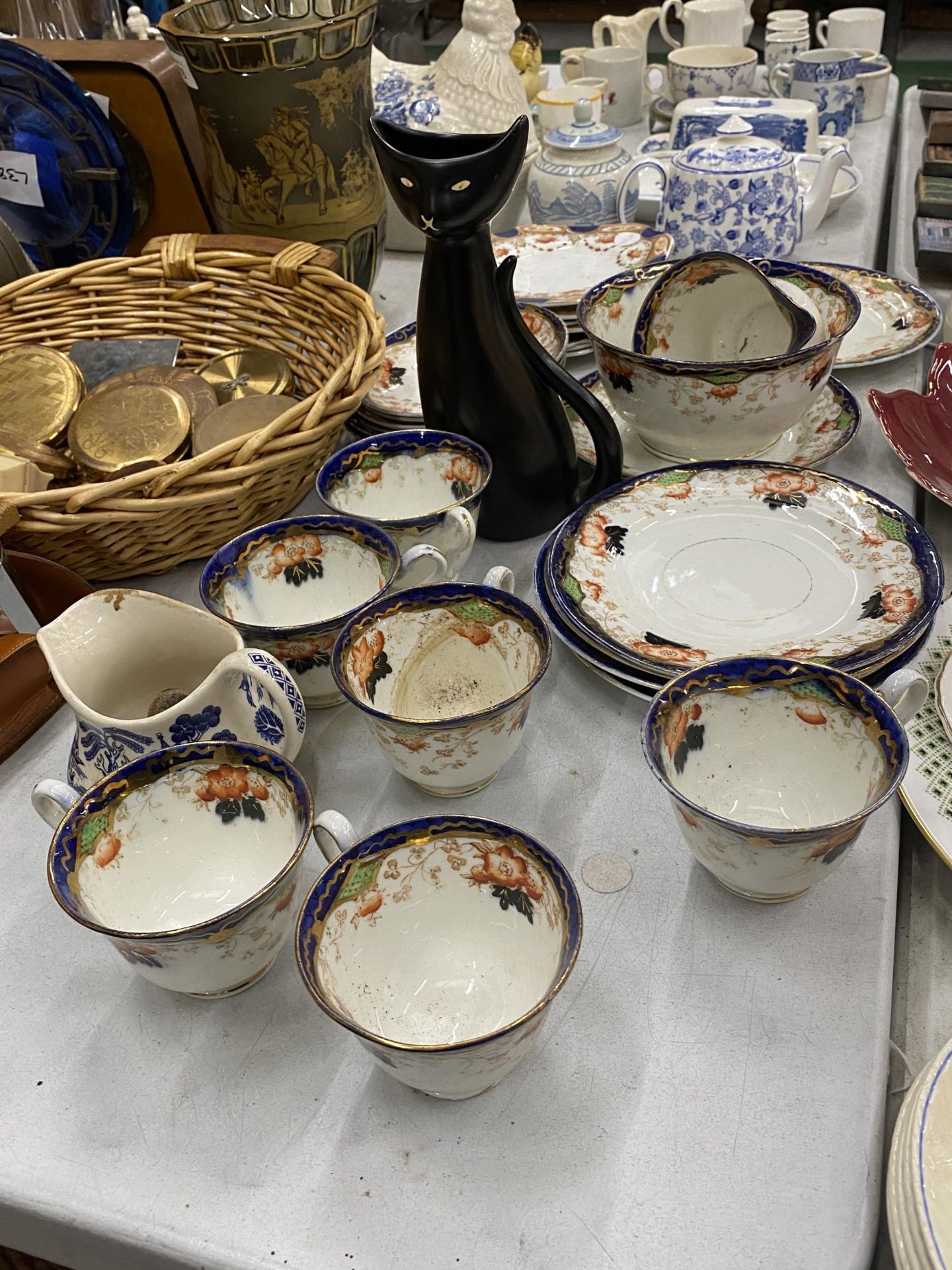 A QUANTITY OF ROYAL STAFFORD CHINA TEAWARE TO INCLUDE CUPS, SAUCERS, SIDE PLATES, CREAM JUG AND - Image 4 of 4