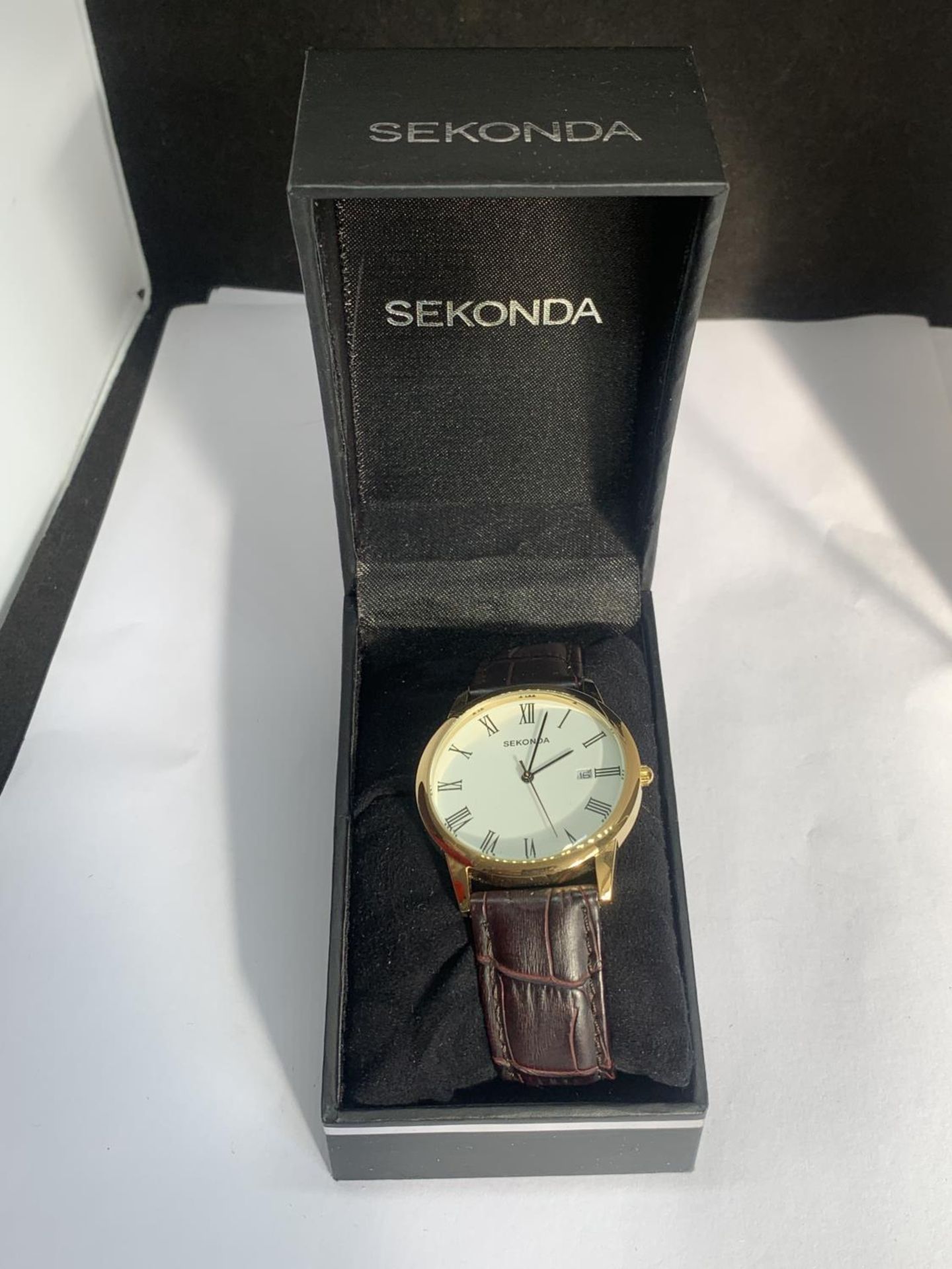 A GENTS SEKONDA WRIST WATCH, BOXED AND WORKING AT TIME OF LOTTING - Image 2 of 2