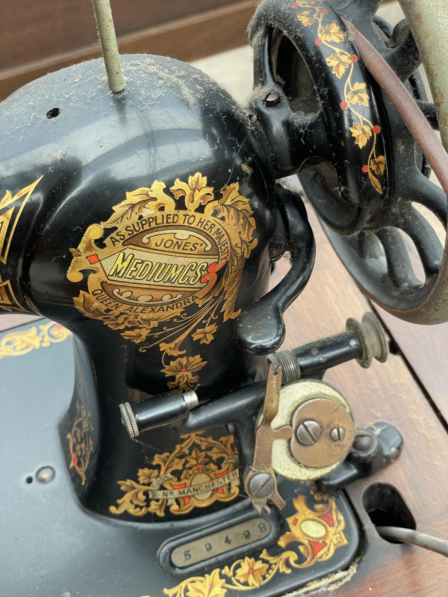 A JONES TREADLE SEWING MACHINE (SERIAL NO.59498), AS SUPPLIED TO HER MAJESTY QUEEN ALEXANDRA, - Image 3 of 4