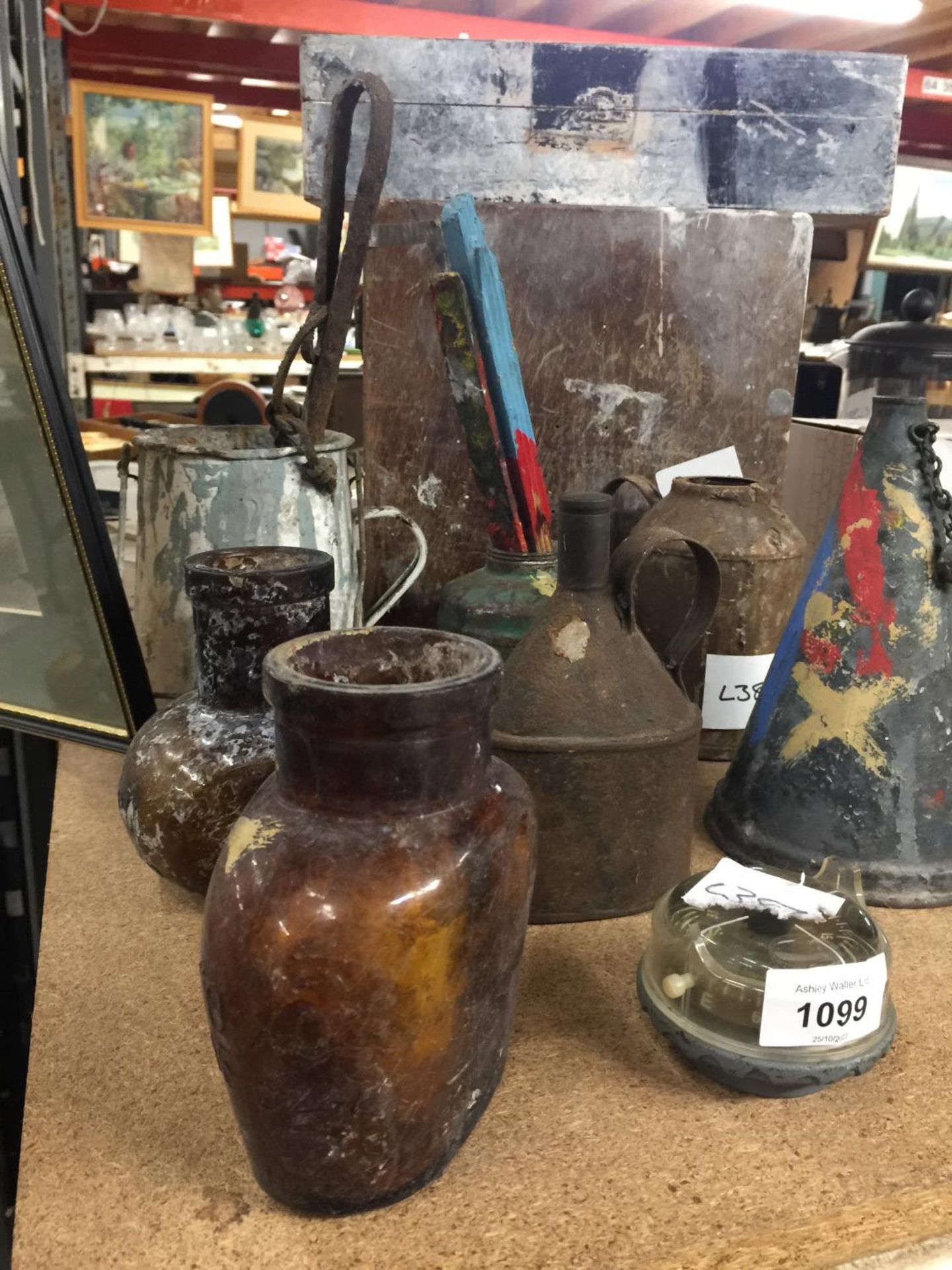 A VINTAGE POSSIBLY ARTISTS LOT TO INCLUDE BOXES, METAL POTS, ETC - Image 3 of 3