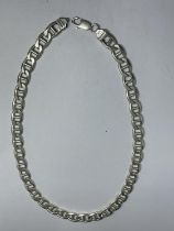 A HEAVY MARKED SILVER FLAT LINK NECKLACE LENGTH 47CM WEIGHT 65.5 GRAMS