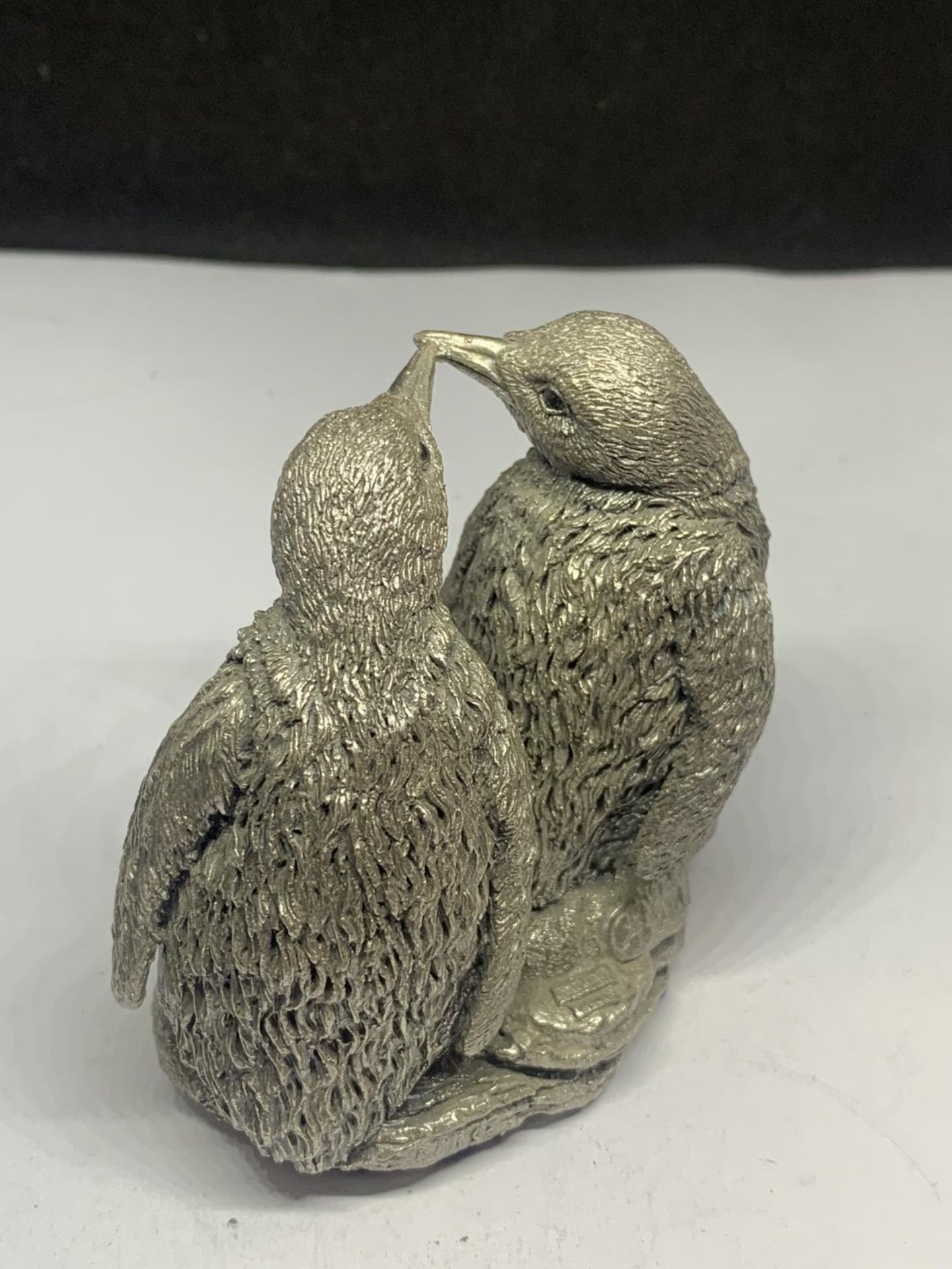 A PAIR OF HALLMARKED STERLING SILVER FILLED PENGUINS - Image 3 of 4