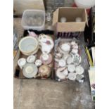 AN ASSORTMENT OF HOUSEHOLD CLEARANCE ITEMS TO INCLUDE CERAMICS AND GLASS WARE ETC