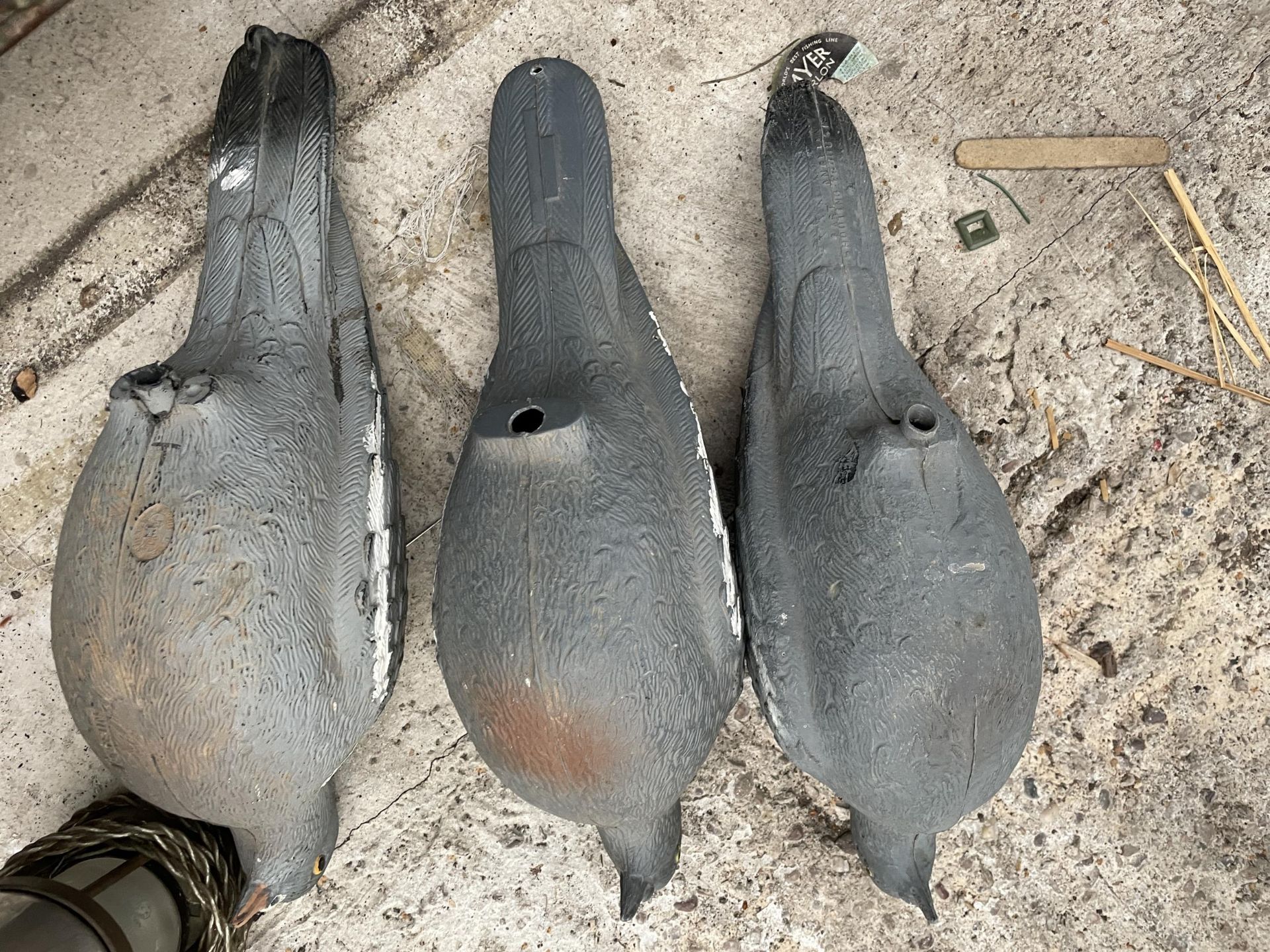 A SET OF THREE PLASTIC DECOY PIGEONS - Image 2 of 2