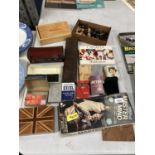 A COLLECTION OF GAMES TO INCLUDE PLAYING CARDS, MASTERMIND, DOMINOES, A CRIBBAGE BOARD, SNOOKER