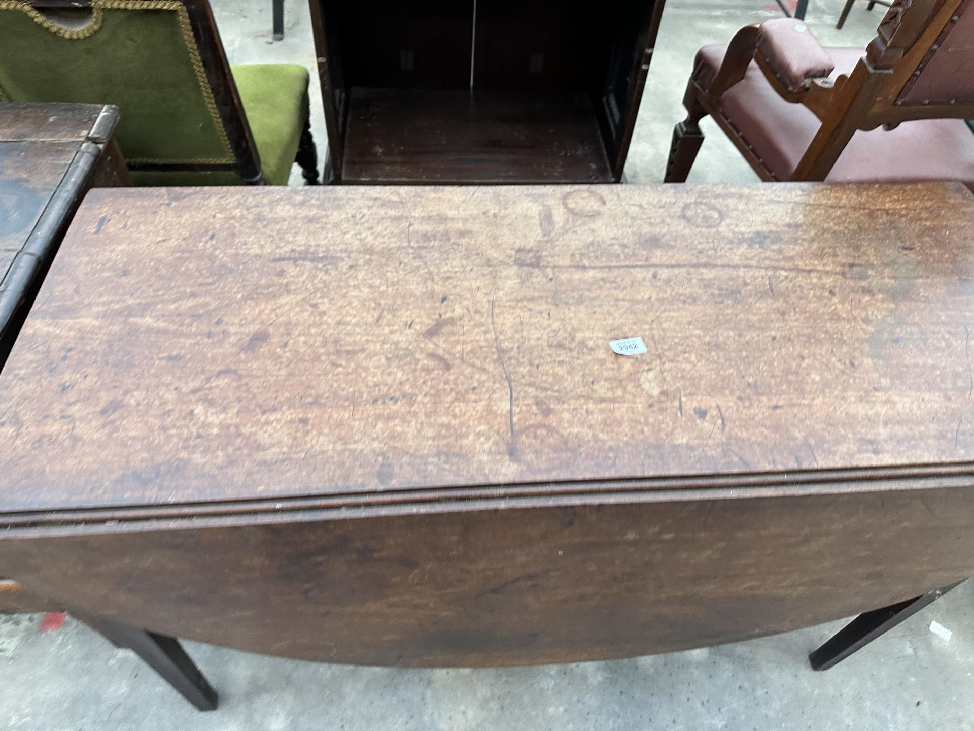 A 19TH CENTURY MAHOGANY DROP-LEAF DINING TABLE, 57 X 49" OPENED - Image 2 of 6