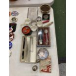 A MIXED LOT TO INCLUDE NAPKIN RINGS, A BOXED SHEAFFER'S PEN, CUFFLINKS, A