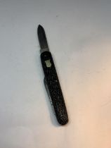 A VINTAGE WILLIAM HODDERS SHEFFIELD PEN KNIFE