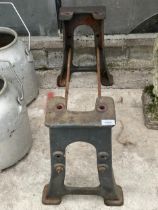 A VINTAGE CAST IRON TABLE BASE (L:78CM)