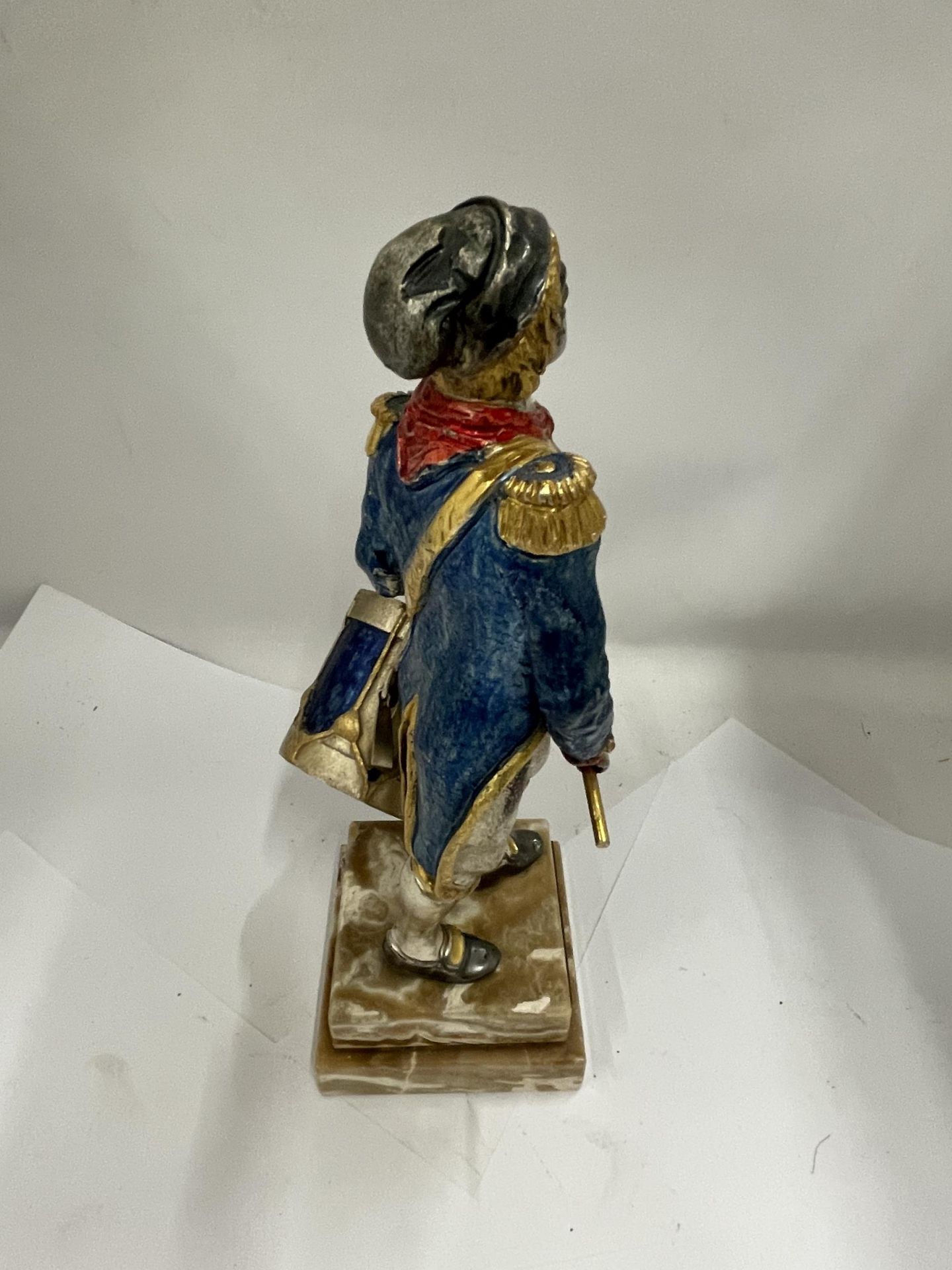 A LIMITED EDITION 9/200 FRENCH MODEL OF A DRUMMER BOY ON MARBLE BASE - Image 2 of 4