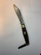 A VINTAGE WILLIAM HODDERS SHEFFIELD PEN KNIFE