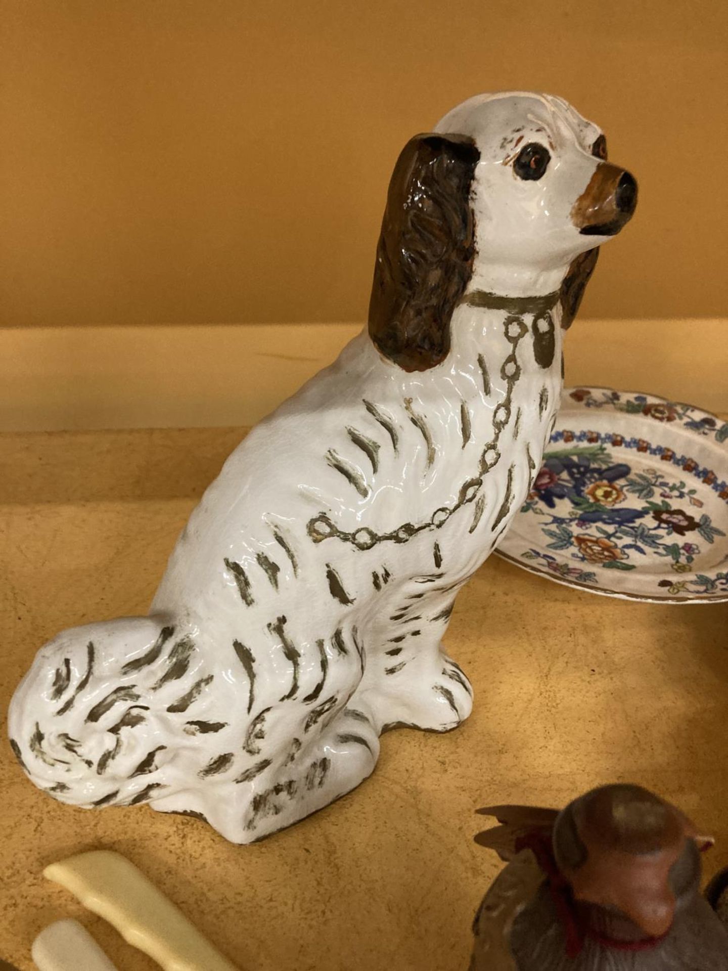 A LARGE QUANTITY OF VINTAGE CERAMICS TO INCLUDE A STAFFORDSHIRE SPANIEL, BOOTHS 'POMPADOUR' BOWLS, - Image 2 of 6