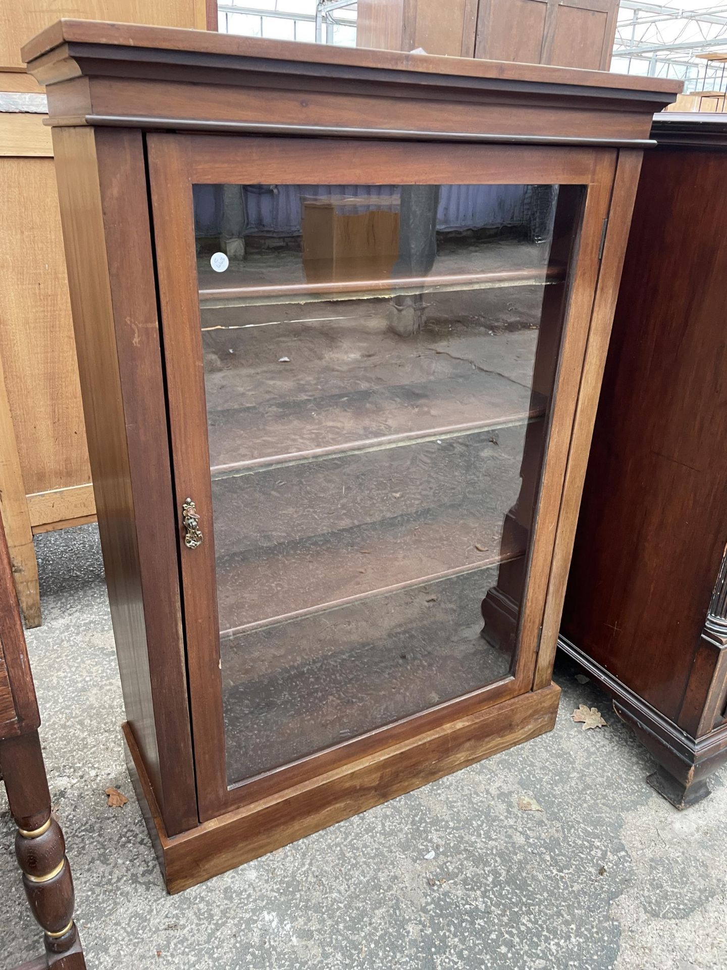 A LATE VICTORIAN MAHOGANY BOOKCASE/PIER CABINET, 30" WIDE - Image 2 of 3