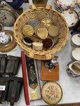 A COLLECTION OF VINTAGE COMPACTS TO INCLUDE STRATTON, A SILK BOOKMARK, PETIT POINT TRINKET BOWL