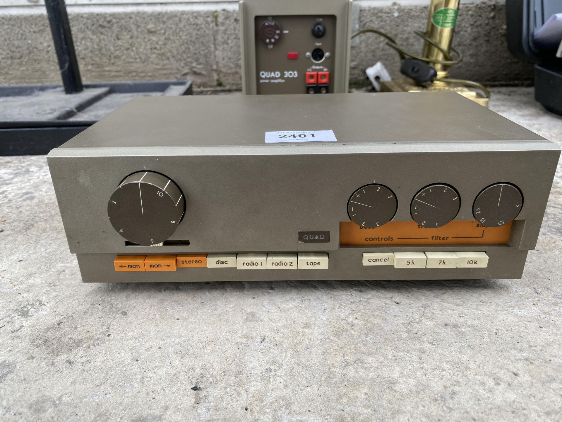 A QUAD 303 POWER AMPLIFIER AND CONTROL BOX - Bild 2 aus 3