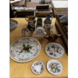 A QUANTITY OF CERAMICS TO INCLUDE A CARLTON WARE 'ROUGE ROYALE' TABLE LIGHTER, WEDGWOOD MANTLE